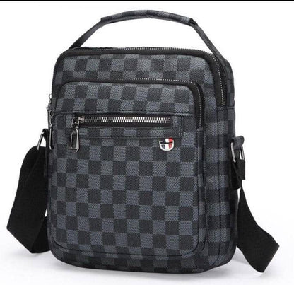 Sac à bandoulière, surface en cuir imperméable