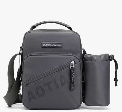 Sac à bandoulière pouvant contenir une bouteille d’eau